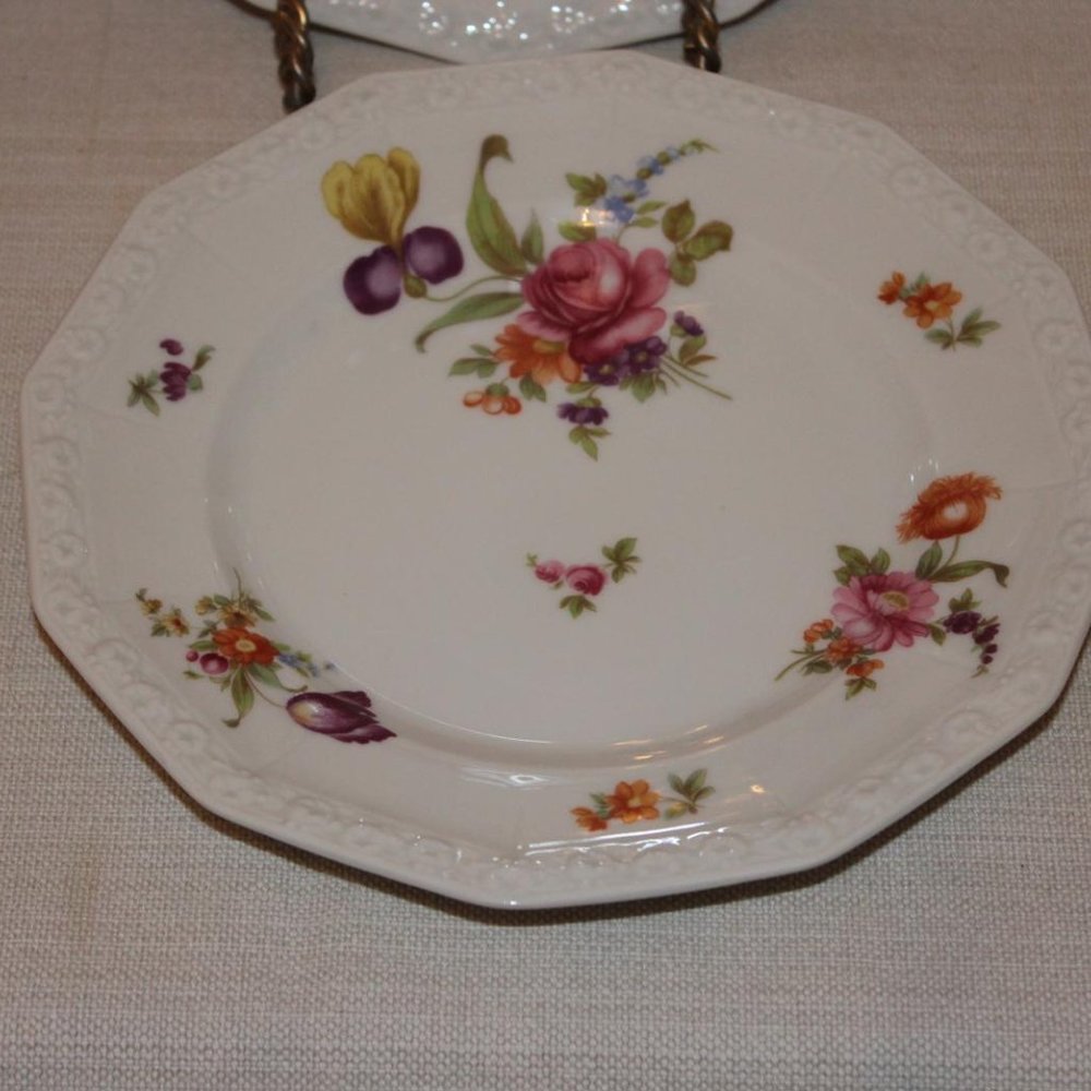 Rosenthal Maria Flowers Salad Plates - Set of 2 - Picture 2 of 3